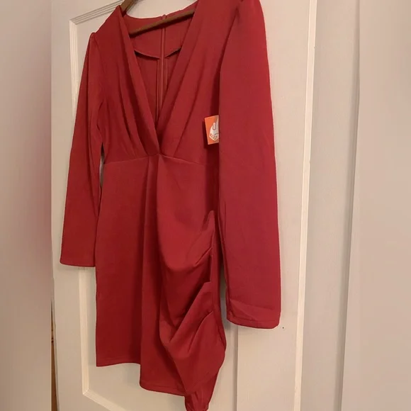 NWT DESIRED DRESSES Wine Ruched Mini Dress - Picture 2 of 7